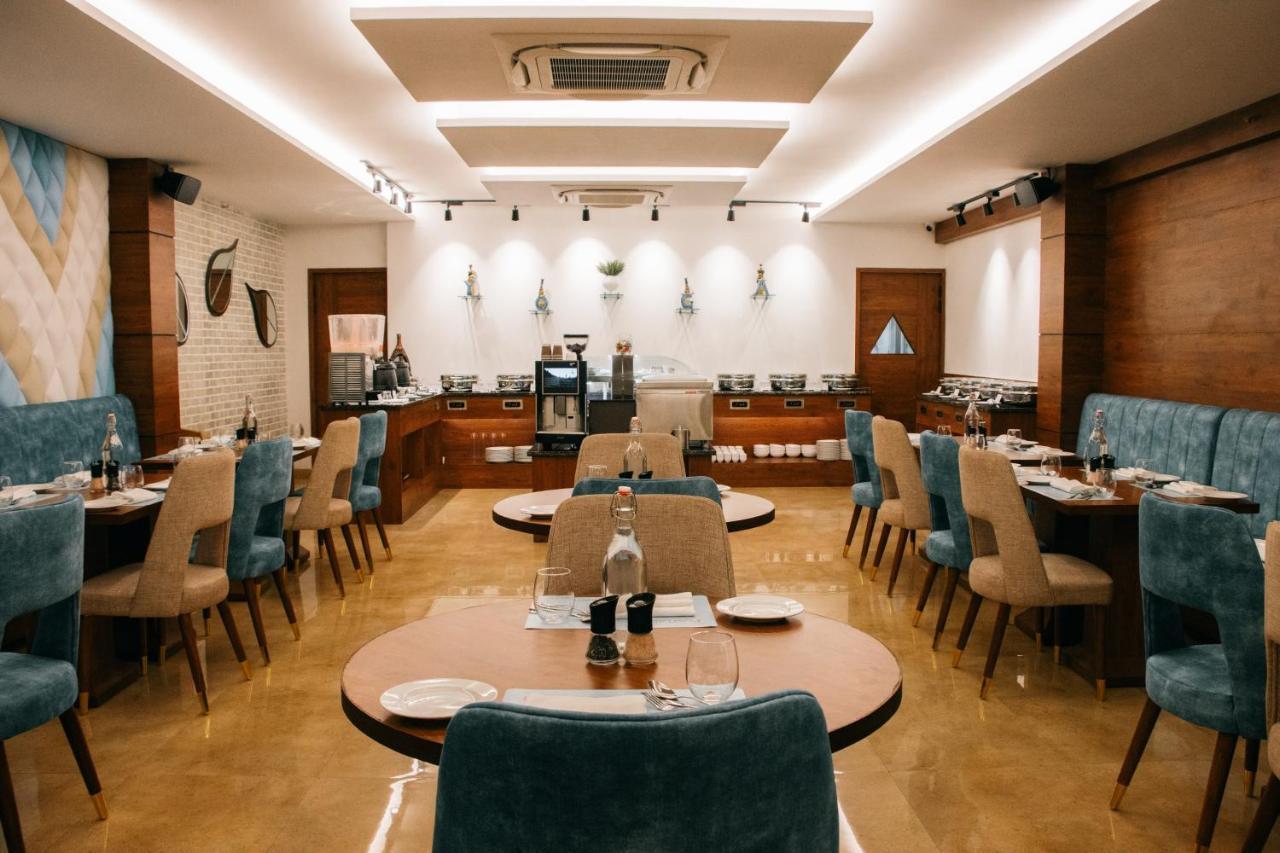 Playotel Premier Vijay Nagar Indaur Kültér fotó