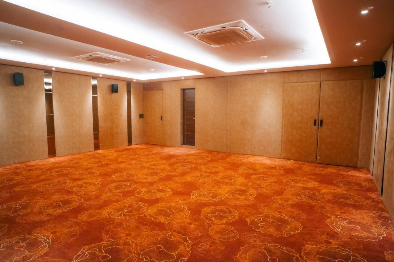 Playotel Premier Vijay Nagar Indaur Kültér fotó