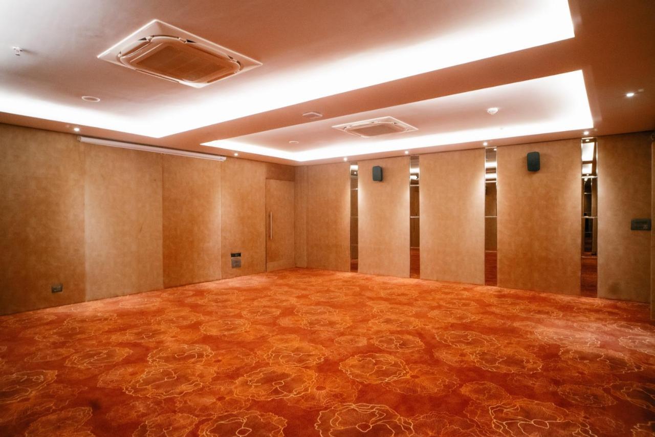 Playotel Premier Vijay Nagar Indaur Kültér fotó