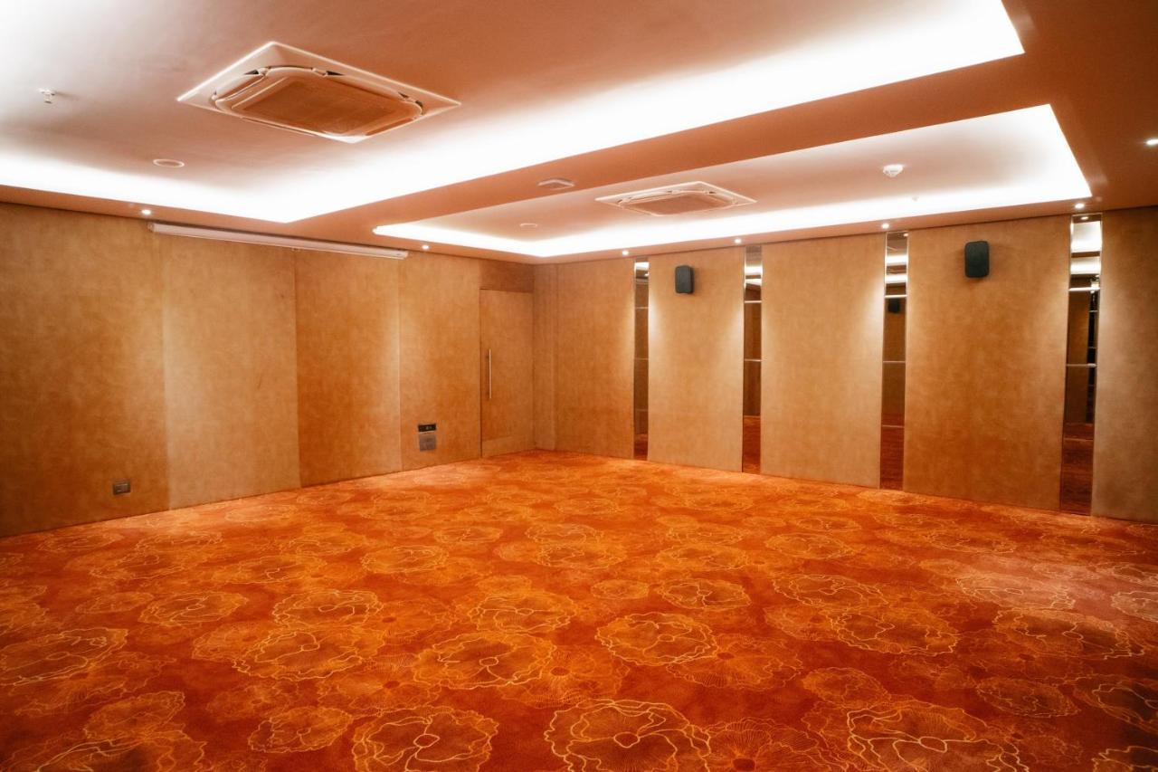 Playotel Premier Vijay Nagar Indaur Kültér fotó